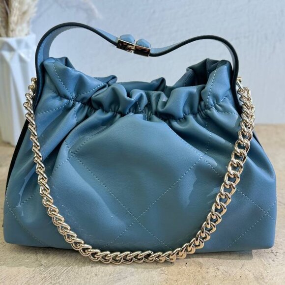 Luxe Élégance – The Icon of Style in a Leather Interpretation - Picture 2 of 3